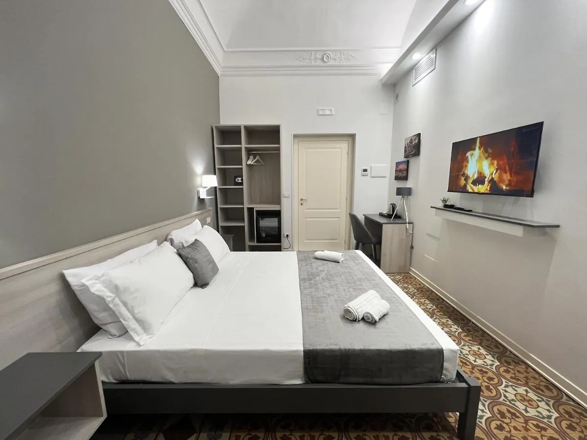 فندق مبيت وإفطار كاتانيا Nove Volte B&B إيطاليا